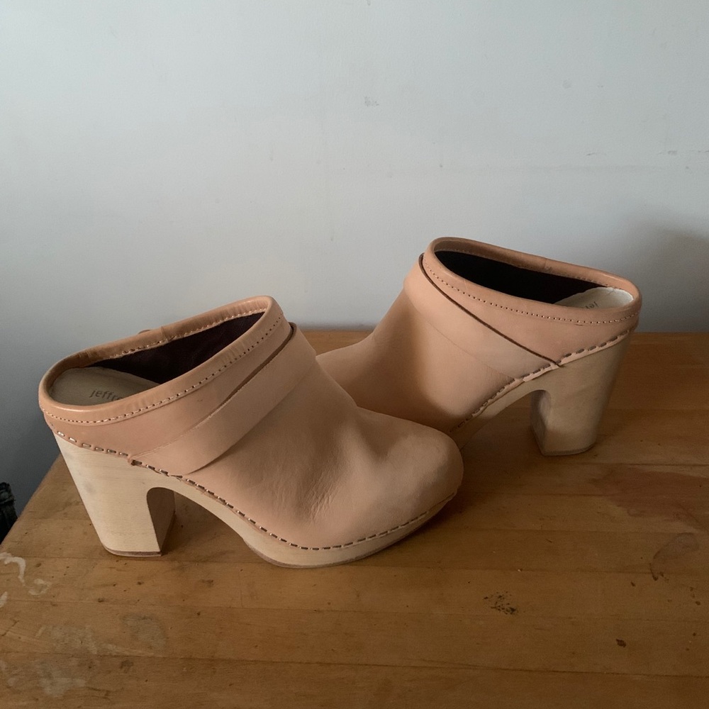 Jeffrey Campbell nude clogs size 8